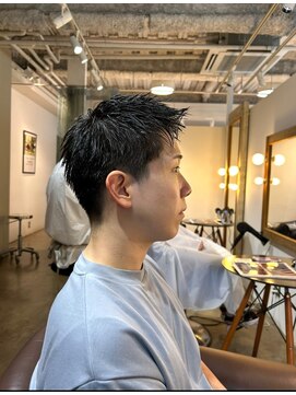 ビハインドザカーテン(BEHIND THE CURTAIN) 【セットが簡単】スパイキーショート