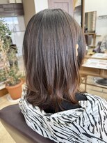 トップスタイル リッチ&nbsp;軽やかに揺れる大人のレイヤースタイル