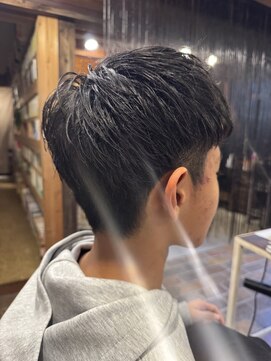 伸びてきても形が崩れにくいのでメンズショートオススメです