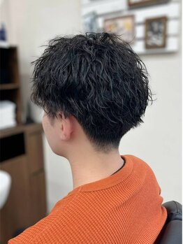 縁-eN- barber&beauty【3月中旬NEW OPEN(予定)】の写真/【メンズ支持率◎】骨格に合わせたスキンフェード×パーマで、360度どこから見ても決まる!