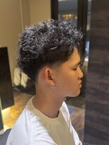 エクファフォーメン(EX-FA FOR MEN)&nbsp;MEN’S HAIR/サーフカール/刈り上げセンターパート/瀬田
