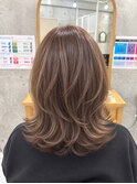 大人の柔らかレイヤースタイル