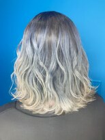 ムーンアディション(MOON ADDITION)&nbsp;イルミナカラーで外国人風グレージュカラーとバレアージュ