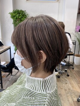 ハーツ(Heart's) くびれショート×白髪ぼかしハイライト