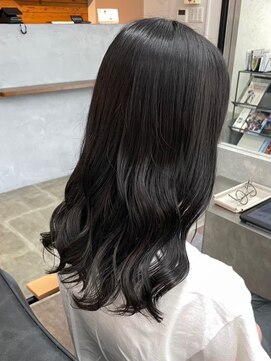 ビスクヘアデザイン(bisq hair design) 韓国風　前髪カット　艶髪　くびれ巻き　サイドバング