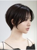 横浜西口切りっぱなしミニボブショートレイヤー前下がり前髪なし