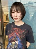ショートボブ顔周りレイヤー黒髪