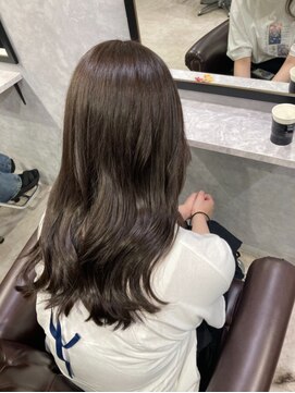 グラッジ 池袋(GLADGE) 艶感ベージュ