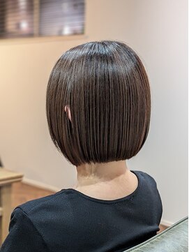 ハイライトボブ　グレージュ