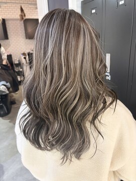 ブランシュ(Blanche) ハイライトカラー！