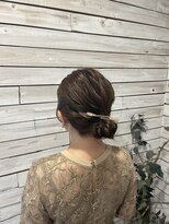 デコヘアー キートス(DECO HAIR kiitos)&nbsp;ボブでもできるお呼ばれシニヨン