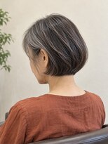 aptas 青山/表参道 白髪染め/白髪ぼかしハイライト/ボリュームアップエクステ&nbsp;表参道/青山/丸くまとまるグレイボブ
