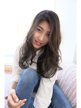 ヴァスティ(VASTY) ★ダークな外国人風グレージュカラー＆ロング★