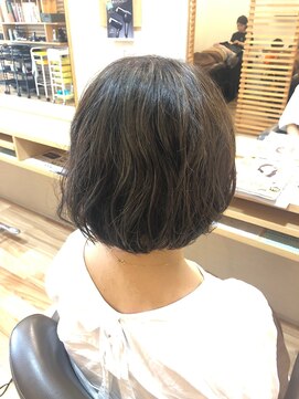 アカラ ヘアー akala ｈair ウィービングアッシュグレージュ
