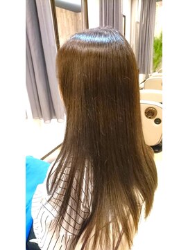 フルムーン(Full Moon) ツヤ髪ストレート