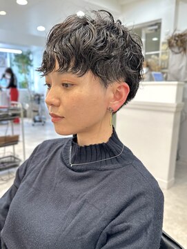 グラフ 日本橋(GRAFF) スーツ短髪ツーブロック束感モテる黒髪シークレットパーマ流行