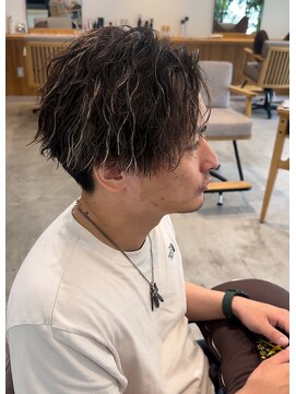 セカンドプレイス(2nd place) ツイストスパイラルパーマ×メッシュ