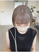 ミルクティーグレージュ/ブリーチ2回/切りっぱなしボブ/小山