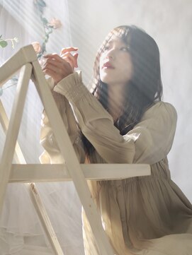 レボル(REVOL) 自然光を活かしたナチュラルなロングスタイル☆艶髪推し活