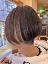 グリーンウッドペッカー(Green woodpecker) ボブスタイル