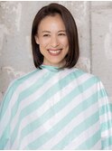 自然にストレートヘアに。トリートメントがつくるオトナ美髪