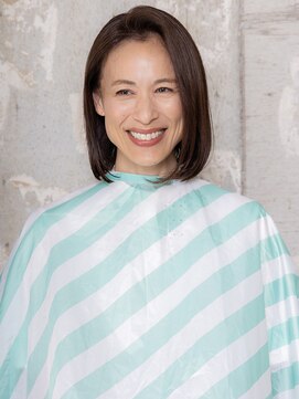 くらげ美容院 武蔵小杉 自然にストレートヘアに。トリートメントがつくるオトナ美髪