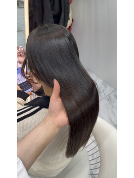 ロンドルピナス 小倉(Lond Lupinus) ブルーブラック/ワイドバング/美髪のススメ/外ハネボブ/北九州/