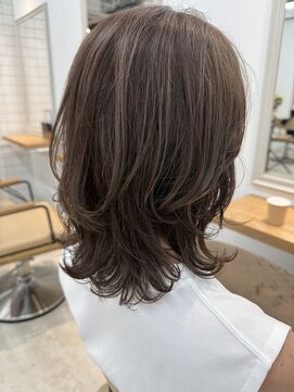 トリート 千葉店(TREAT) 白髪ぼかしハイライト/顔周りレイヤー/赤み消しグレージュ