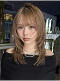 原宿表参道ハッシュカットミディアムレイヤーヘーゼルベージュ