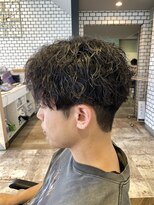 ステレオ ヘアデザイン 安城店(STEREO HAIR DESIGN)&nbsp;パーマの残りを生かしてセンターパート