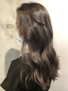 リバレッジ 広尾(Leverage) フェイスレイヤー透明感ツヤブラウン