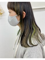 ホワイト(WHITE HAIR@NICOLA)&nbsp;クラゲヘア×グリーン×ベージュ×インナーカラーデザインカラー