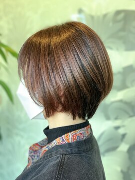 エディット アンド 緑地(Edit&) 前下がりショート