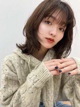 ホスタ 大阪梅田店(fosta) ベージュインナーカラーショートボブレイヤーミディアム前髪