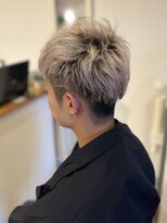 ヘアーコンセプト(HAIR CONCEPT)&nbsp;ホワイトシルバー×ベリーショートツーブロック