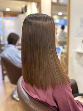 フリージア(freesia) 艶髪ストレート/髪質改善トリートメント/30代40代50代