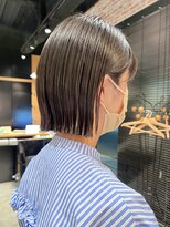 オーガニック アトリエ 大宮(organic+atelier)&nbsp;20代30代大人可愛いアッシュベージュくびれボブ耳掛け透明感