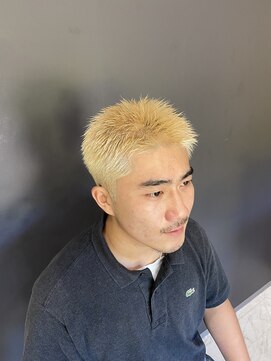 金髪坊主ブリーチ2回