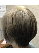 オッジヘアー(Oggi Hair) ハイトーンショートレイヤー4月