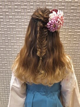 オリーブスバイネオリーブ(Olive's by neolive) 【新宿 neolive】フィッシュボーンハーフアップ