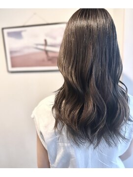 マリン(Marine) 20代30代セミロング透明感ダークグレーカラー