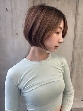 ロンドブルーム 天神大名店(Lond Bloom) 長さのあるショートボブ/小顔ショート/ボブルフ/ネビージュ/福岡