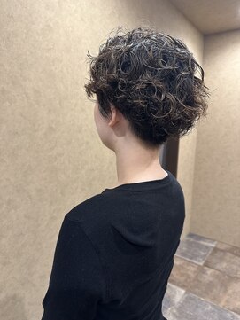 イロハ(iroh) パーマヘア/ショートヘア/頭浸浴