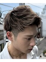 束感ショート　ハイライト マッシュパーマ