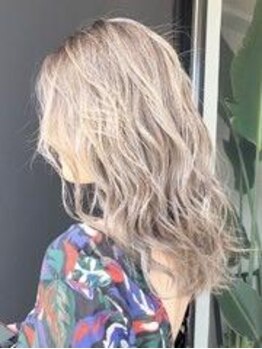 ローラム(LOLAM)の写真/丁寧なカウンセリング×お手入れしやすい再現性のあるカット技術で、大人女性の求めるスタイルを実現☆