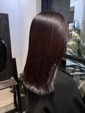 ノーム(norm) 赤髪/暗髪/バーガンディーカラー/暖色/暗めカラー/艶髪