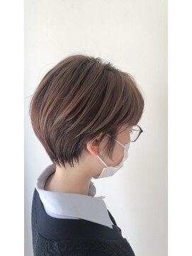 ノア(Noa) シナモンベージュ×ダークベージュ×モテショート