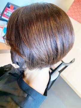 ヴィヴァーチェイルソーレ(VIVACE ilsole) 20代30代大人可愛いナチュラル立体感小顔丸みショートボブ