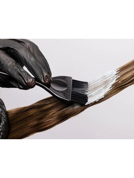 白髪が初めてで悩んでいる方ご相談下さい◎あなたのなりたいイメージを汲み取り、理想のカラーへ♪