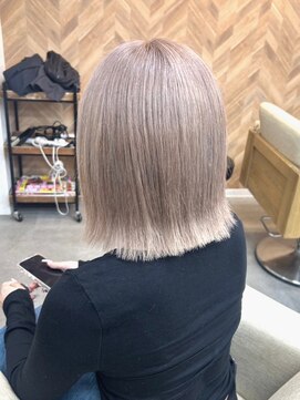 リングバイモアムー(Ring by Moremuu) ケアブリーチ　(yui)